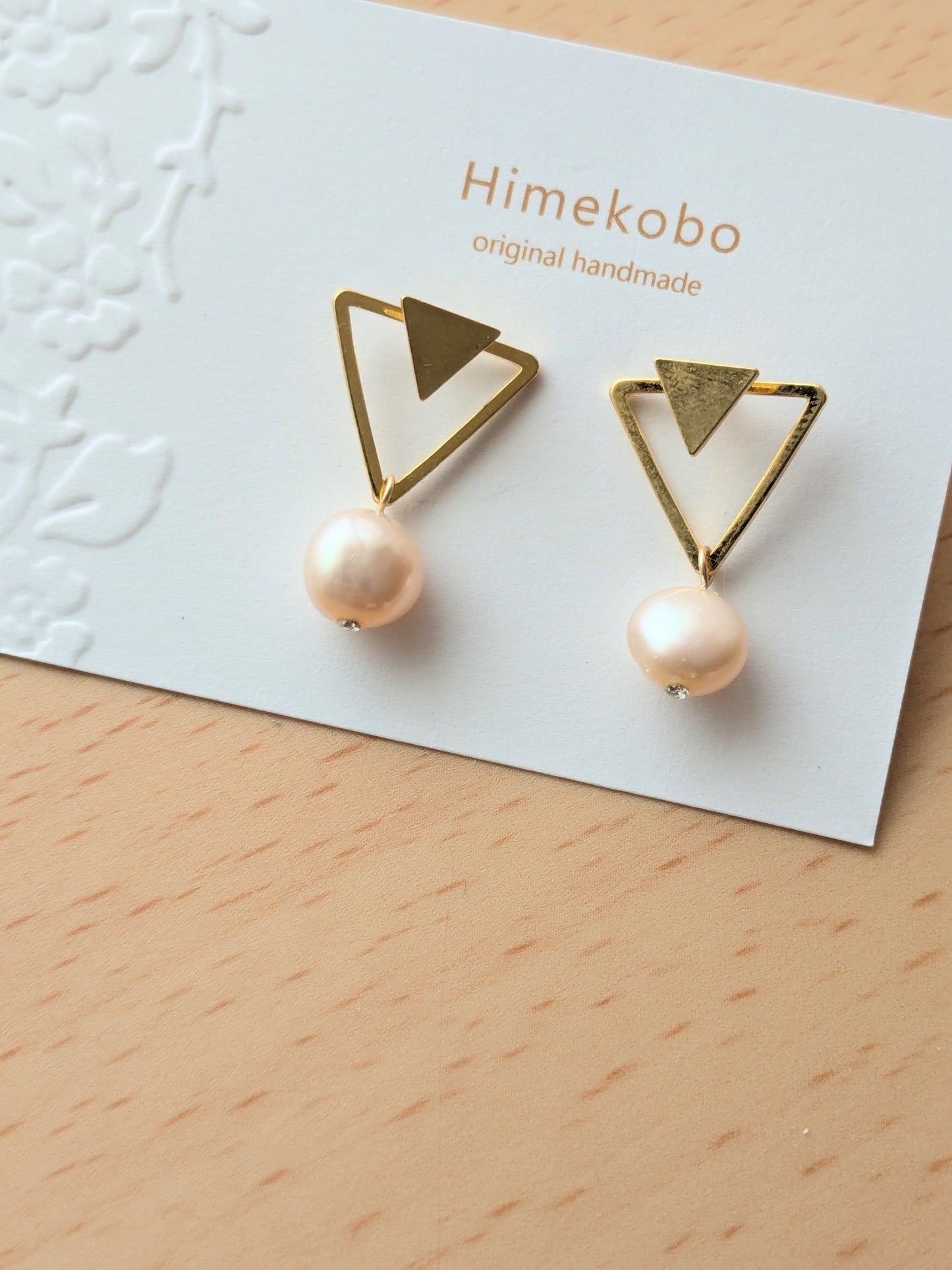 Geometric Triangle & Pearl Pierce - Himekobo