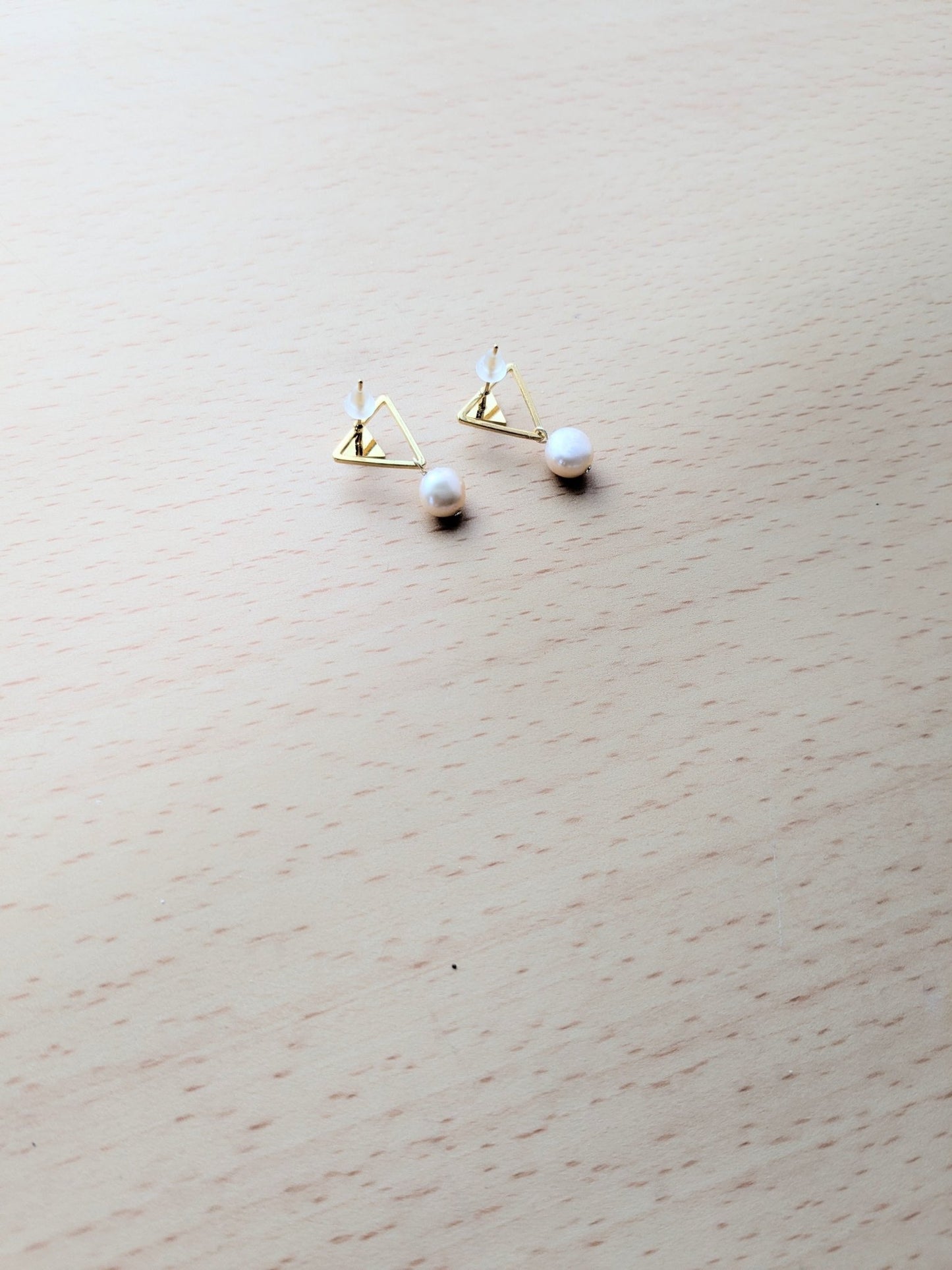 Geometric Triangle & Pearl Pierce - Himekobo