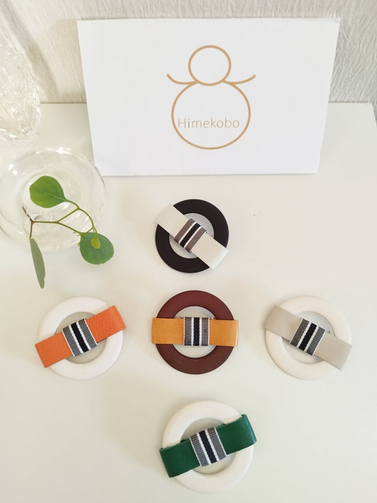 レザーサークルリボンブローチ - Himekobo