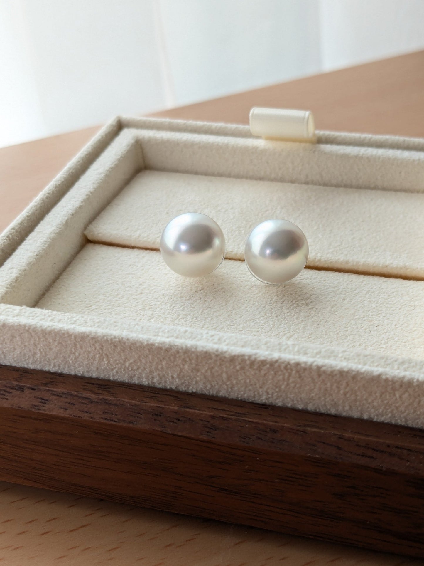 Silver Glow South Sea Pearl Pierce - Himekobo