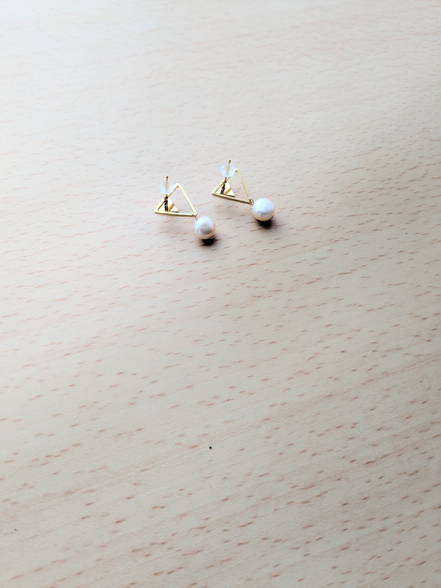 Geometric Triangle & Pearl Pierce - Himekobo